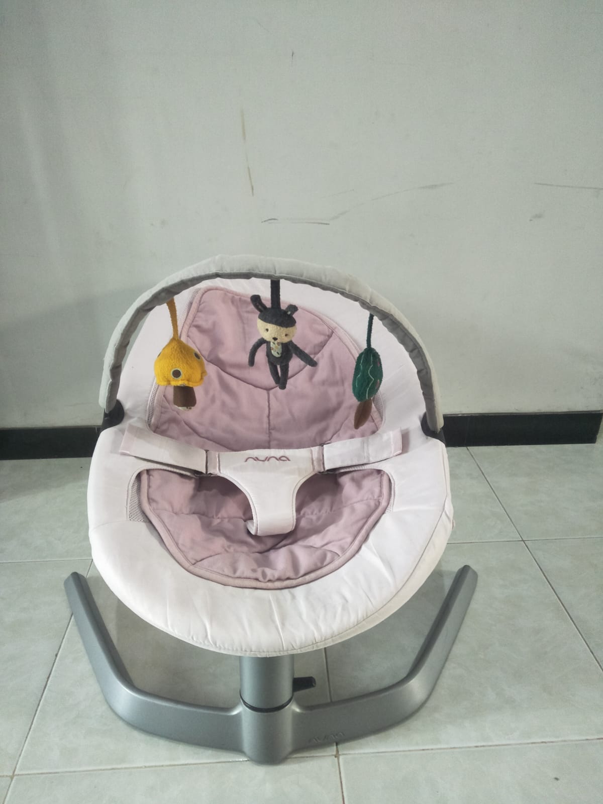 NUNA PINK WITH TOYBAR